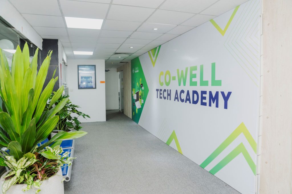 CO WELL Tech Academy ra mat 4
